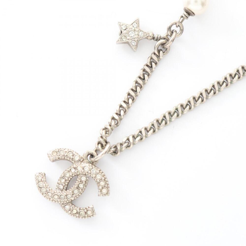 CHANEL White Pearl Necklace